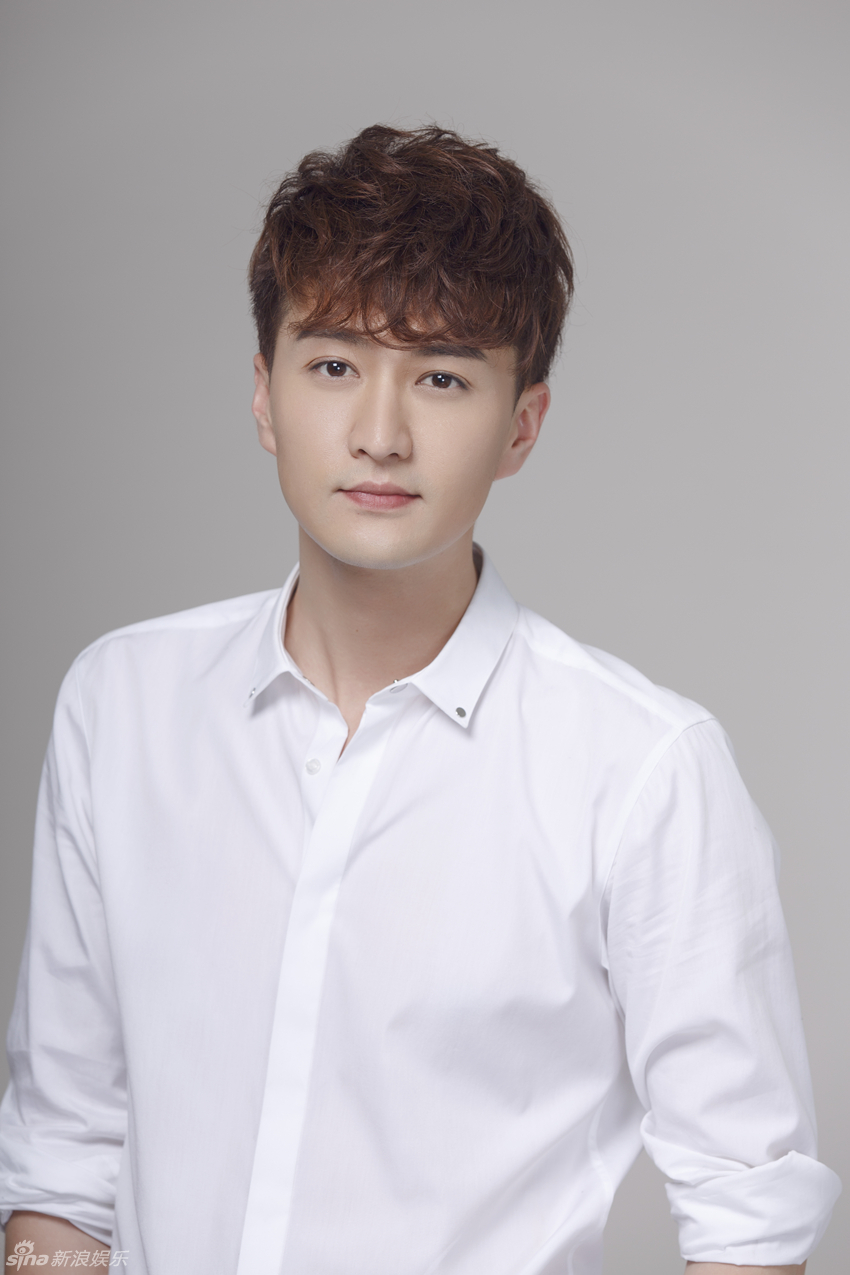 组图:高仁最新写真曝光 清秀素雅俊眉朗目_高清图集_新浪网