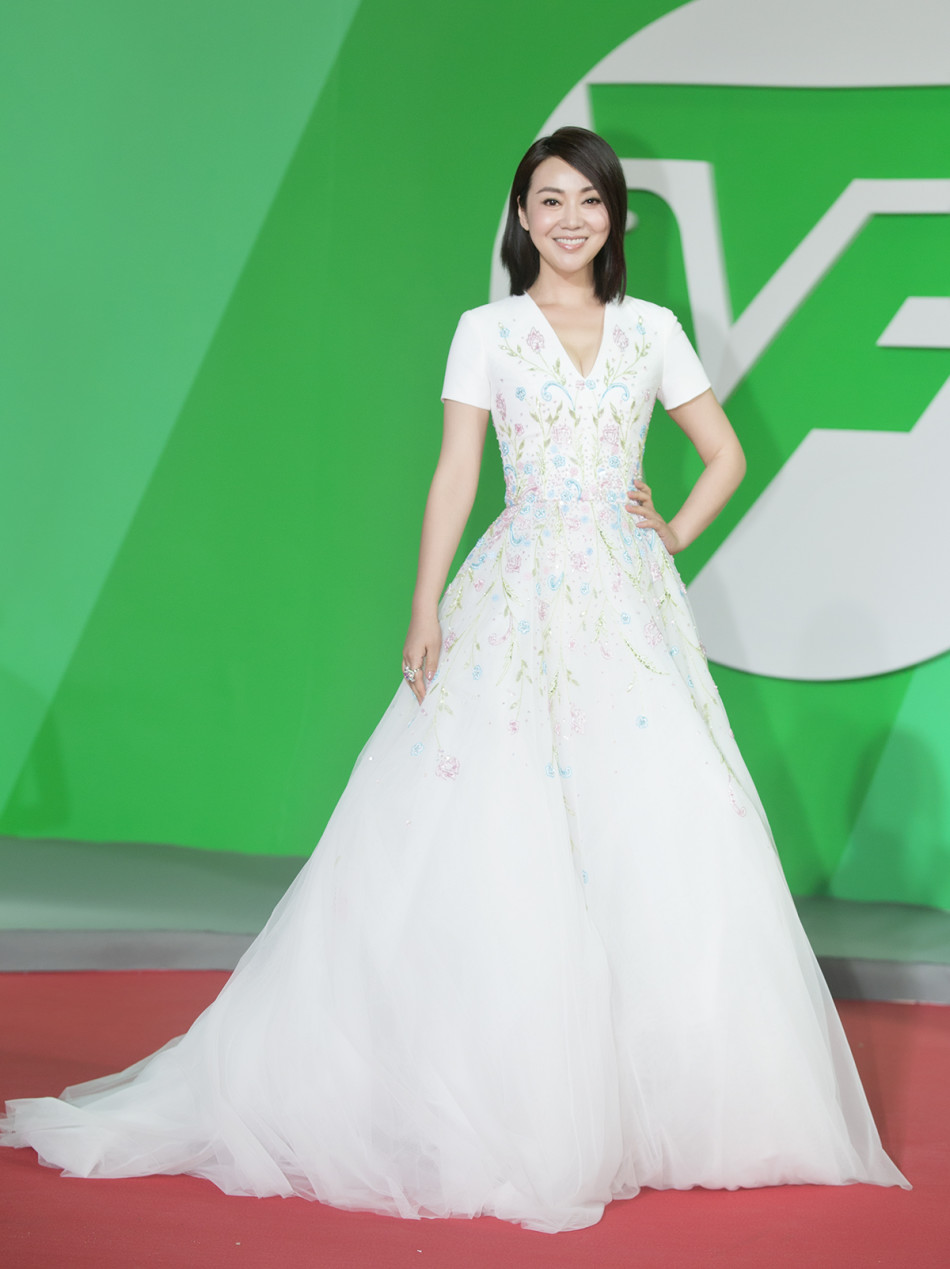 婚纱裙子ps_陈慧琳婚纱ps图(2)