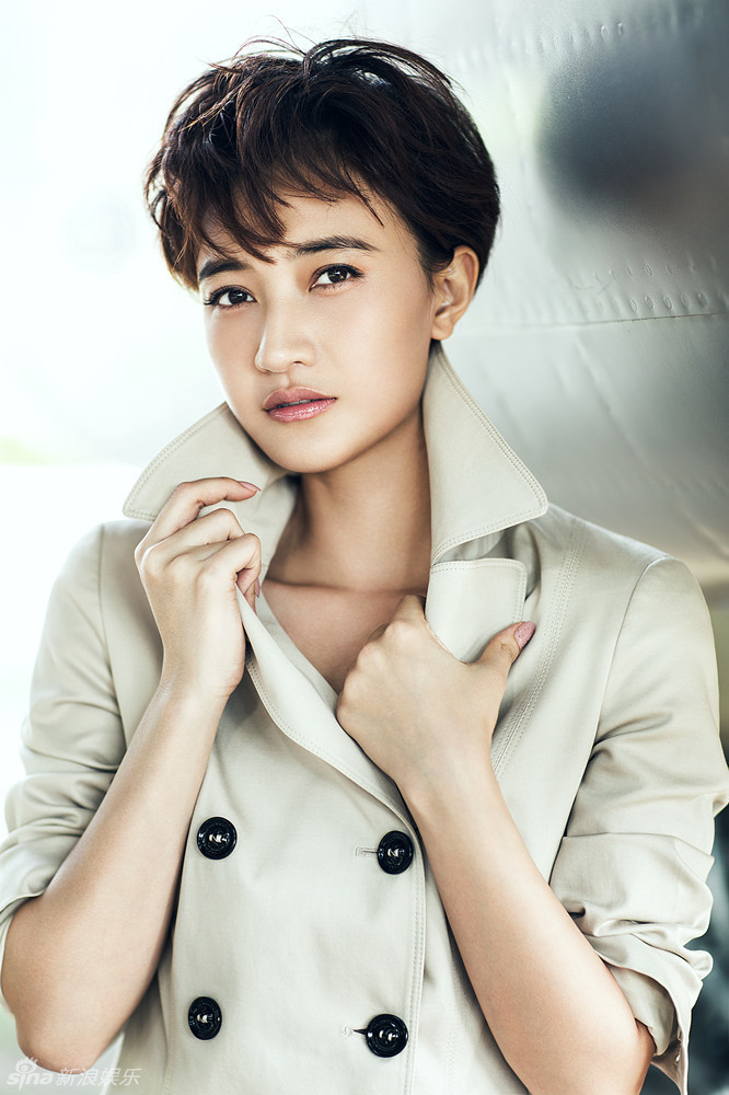 组图:阎娜清雅写真 酷似百合尽显坚毅本色_高清图集