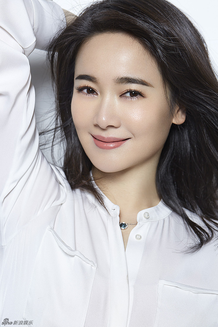 组图:左小青时尚美容大片 清新柔美年轻气质_高清图集_新浪网