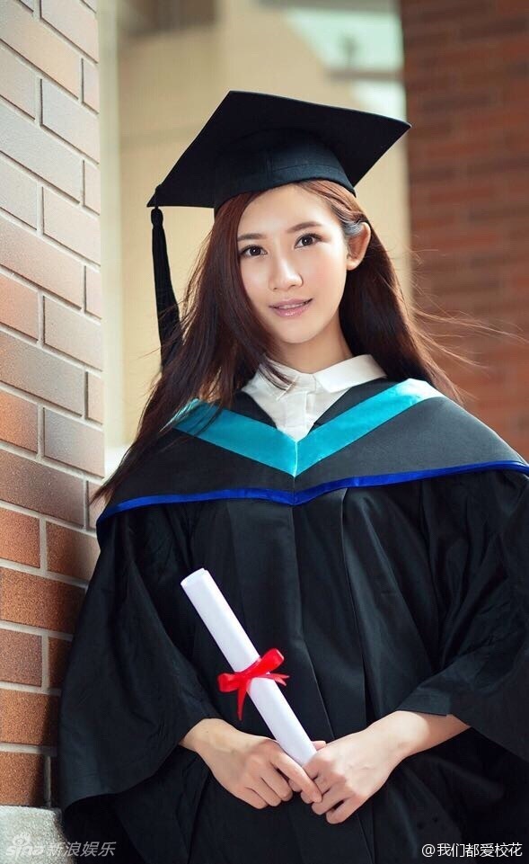 香港浸会大学校花毕业照 颜值高