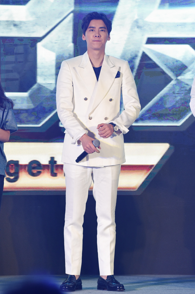 《一起出发》上线发布会 李易峰当制作人