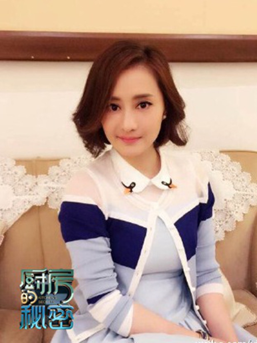 组图:陈德容携母录厨房的秘密 不拼颜值拼厨艺_高清