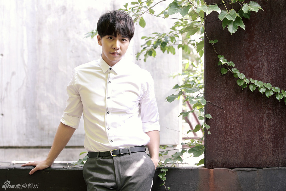 独家:对话韩星李升基 穿白衬衫唱《小苹果》
