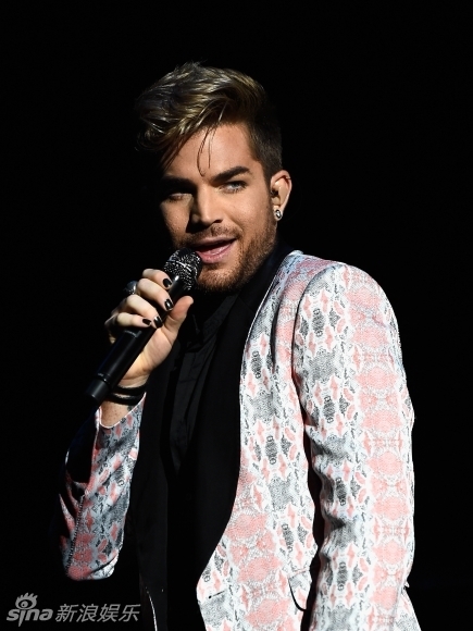 新浪娱乐讯 当地时间7月14日,迈阿密,歌手亚当-兰伯特(adam lambert)