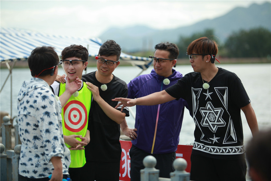 组图:极限挑战男人帮秀兄弟情 张艺兴结盟黄磊 - 娱乐明星 - 紫呜网 - www.ziwuwu.com