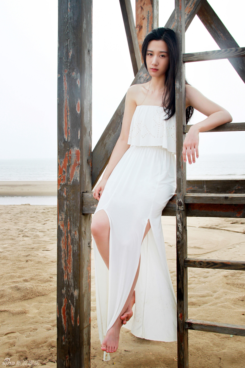 组图:徐悦清凉夏日写真 白裙尽显清新少女风情-中国学网-中国IT综合门户网站-提供健康,养生,留学,移民,创业,汽车等信息