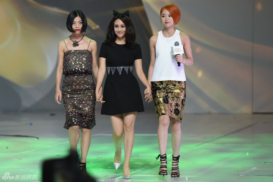 图片:李嘉欣助阵 综艺 《 女神新装 》公布会 - 娱