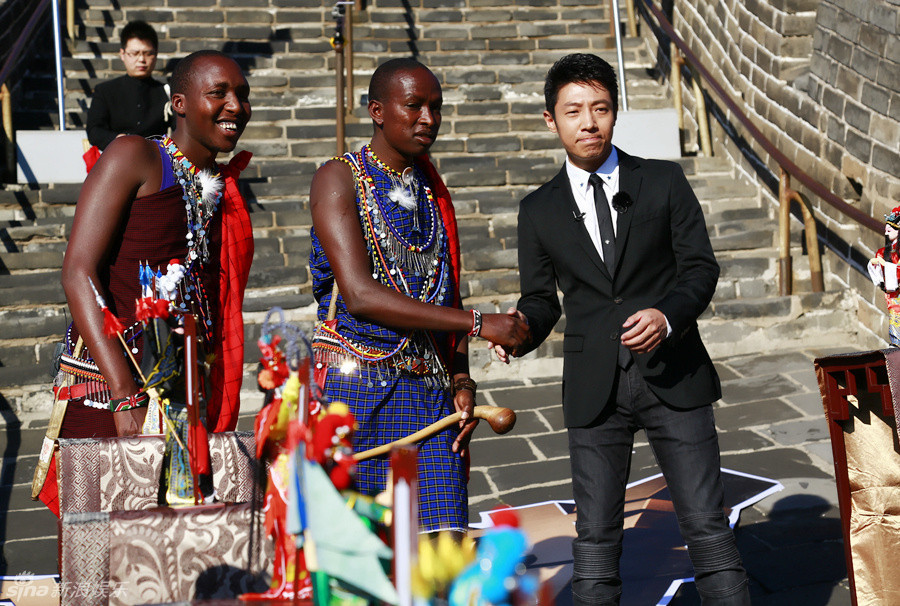 图片:《 挑战不可能 》8.2首播 董卿复出首秀 - 娱