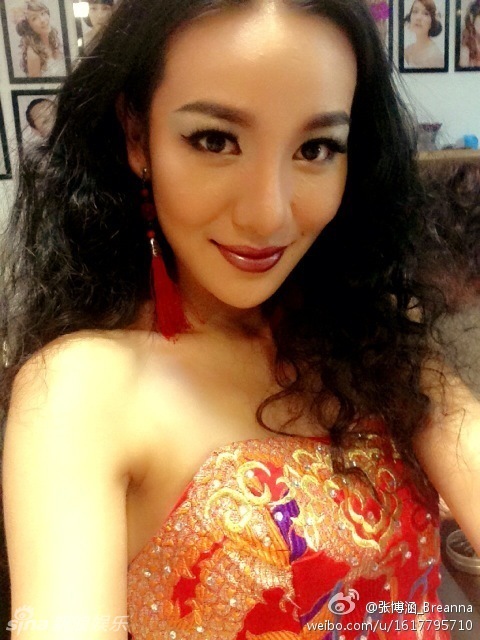 组图:蒋劲夫女友疑曝光 海量私照大长腿野性美_高清