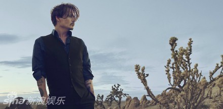 约翰尼德普男人味十足 眼神犀利帅气逼人