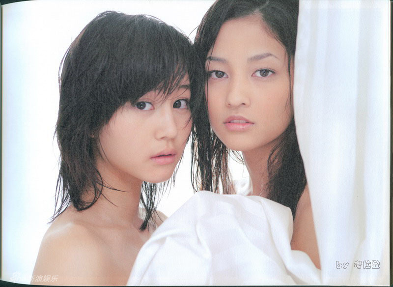 香取慎吾直播抢先曝喜讯     同年,发行与黑木明纱合作的写真集《miss