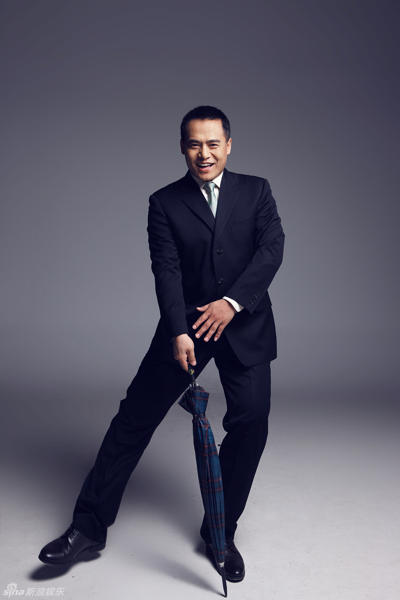 演员黑子西装写真 绅士浪漫尽显小资情调