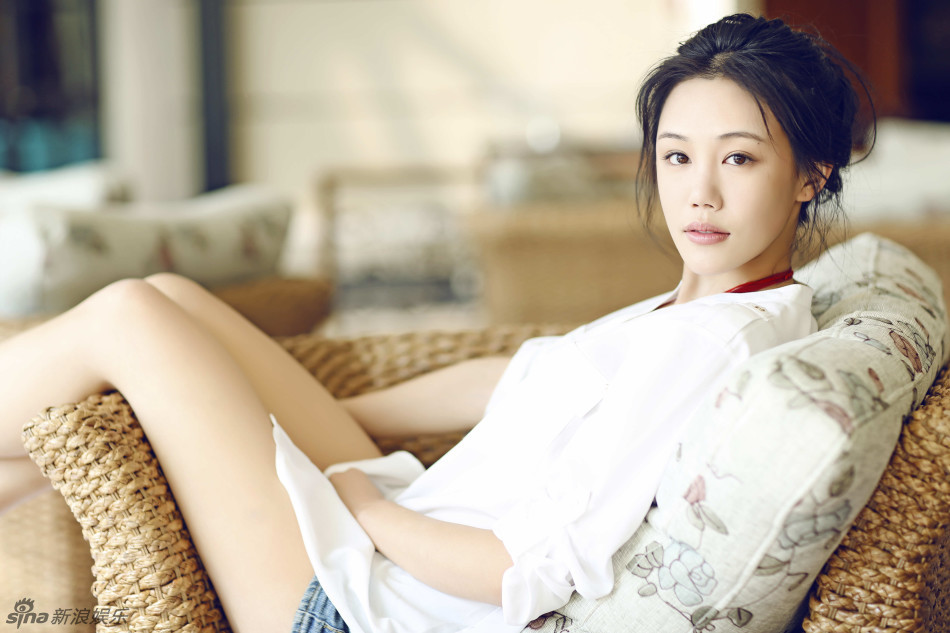 中国内地美女演员高丽雯最新夏日写真大片