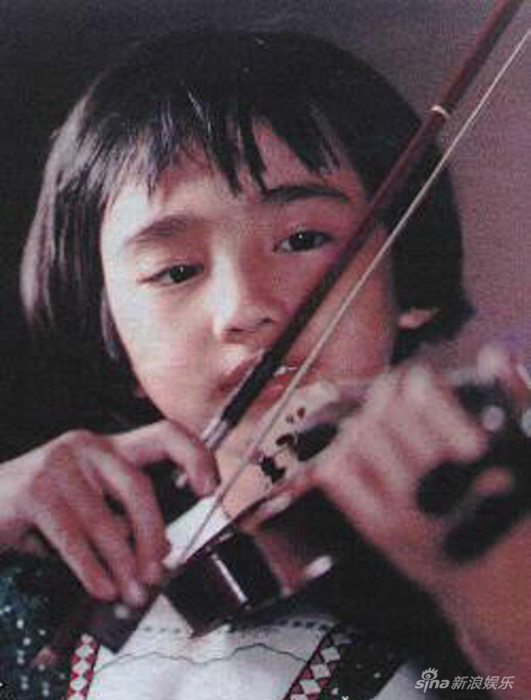 [青春照相馆] 黎姿迎44岁生日 :绝色美女放肆盛开