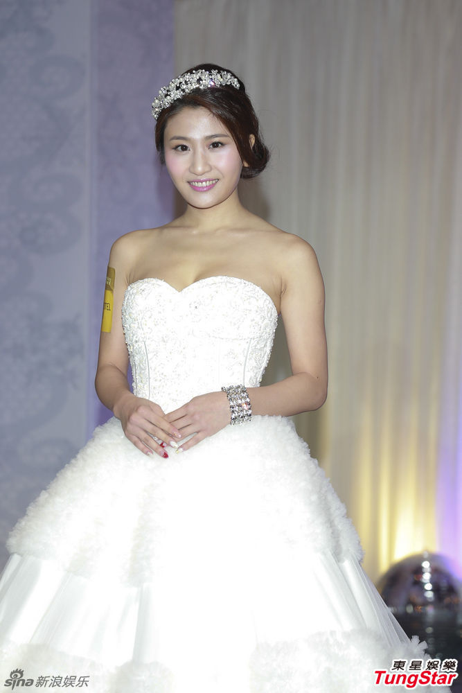 婚纱走秀策划_婚纱走秀(3)