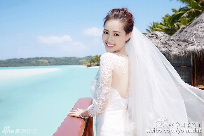 组图:王宝强夫妇海岛拍婚纱照 拥抱牵手显甜蜜_高清图集_新浪网