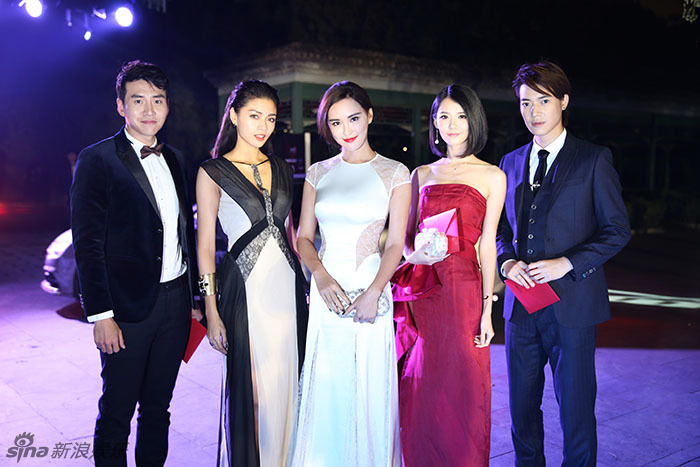 莫小棋携《星战》亮相红毯