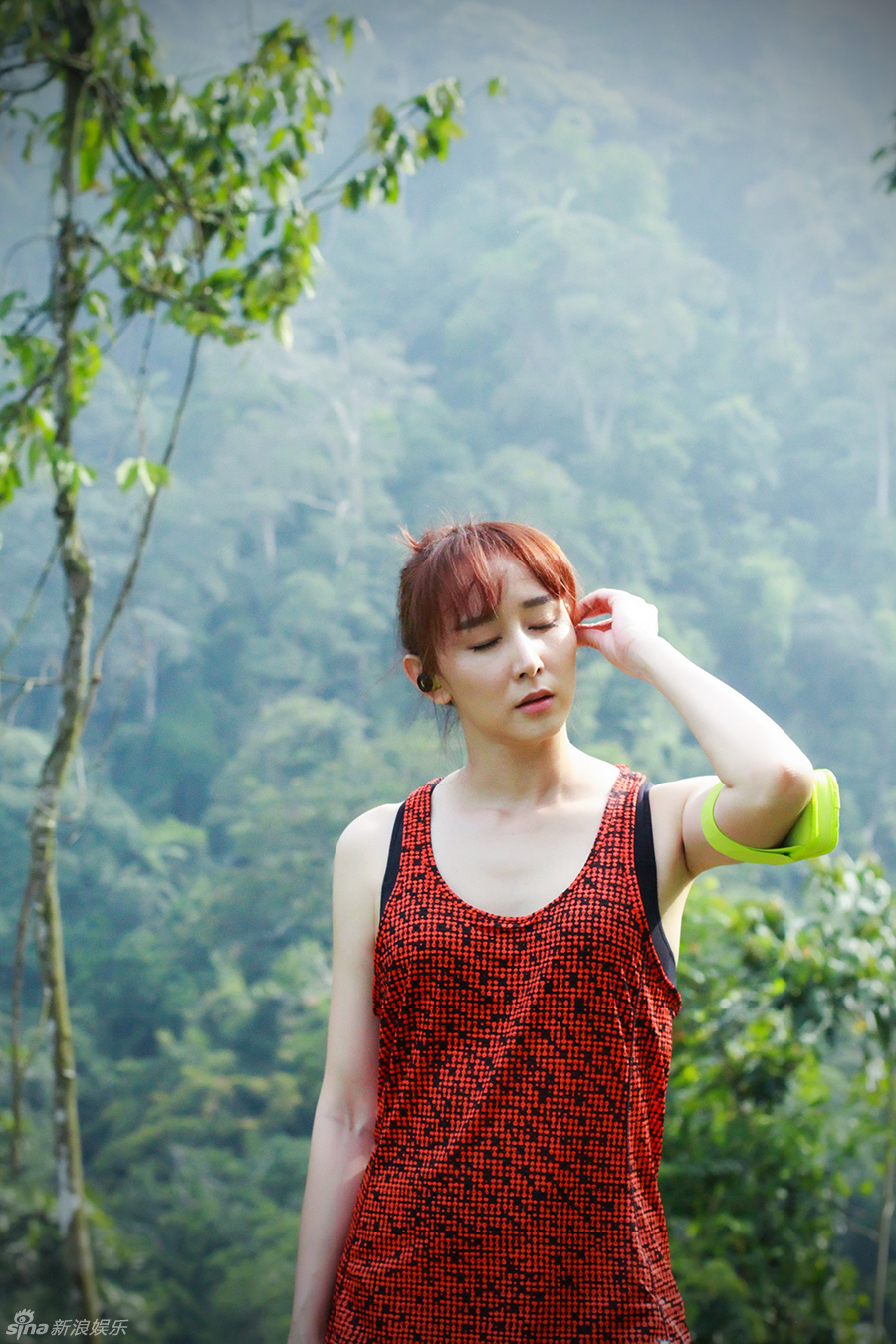 胡静山林越野跑 运动达人感受清新大自然_扬子晚报网