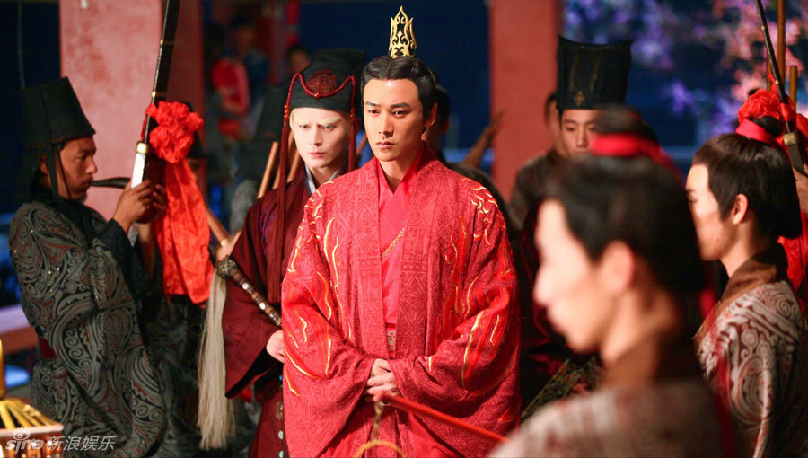 陆毅《云中歌》曝婚照 陵云虐心擦肩而过