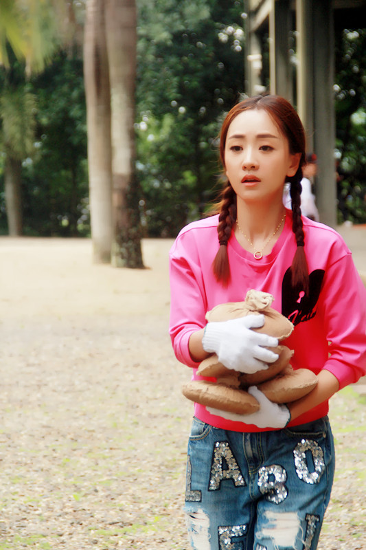 黄金线路杨蓉挑百斤腰伤复发