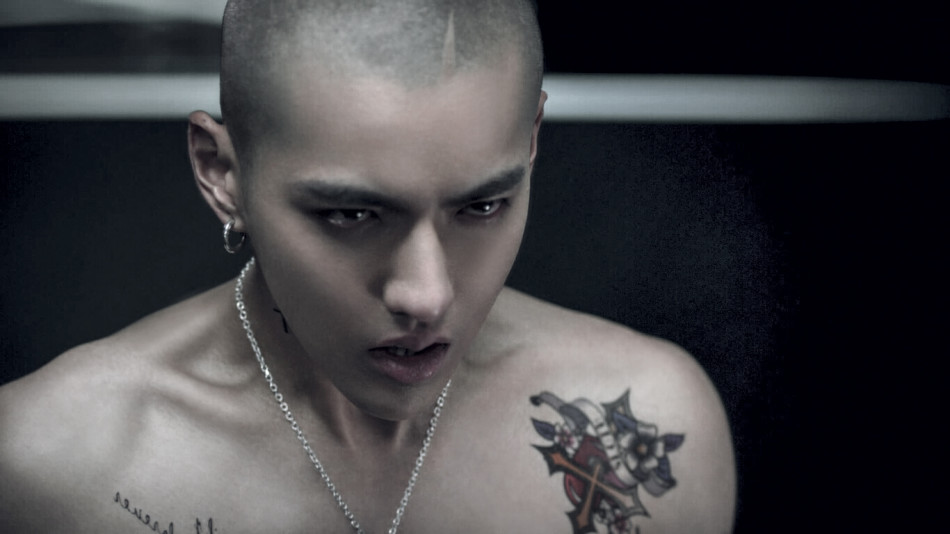 吴亦凡赤裸上身露刺身 新歌《Bad Girl》完整版MV视频曝光