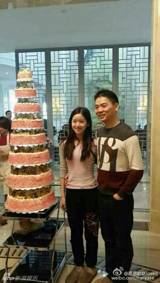 上眼镜有种知性之美,活泼阳光范儿-穿运动服青