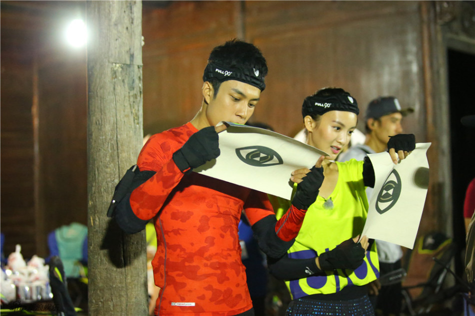 组图：玩坏NPC！《全员加速中》杜淳韩东君扛人就跑