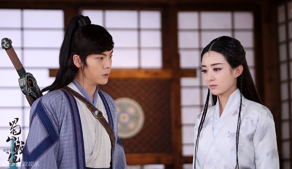 组图:赵丽颖《蜀山战纪》泪眼含情变冰美人