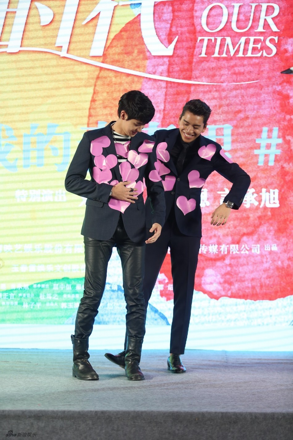 组图:《我的少女时代》发布会现男男公主抱!_高清图集