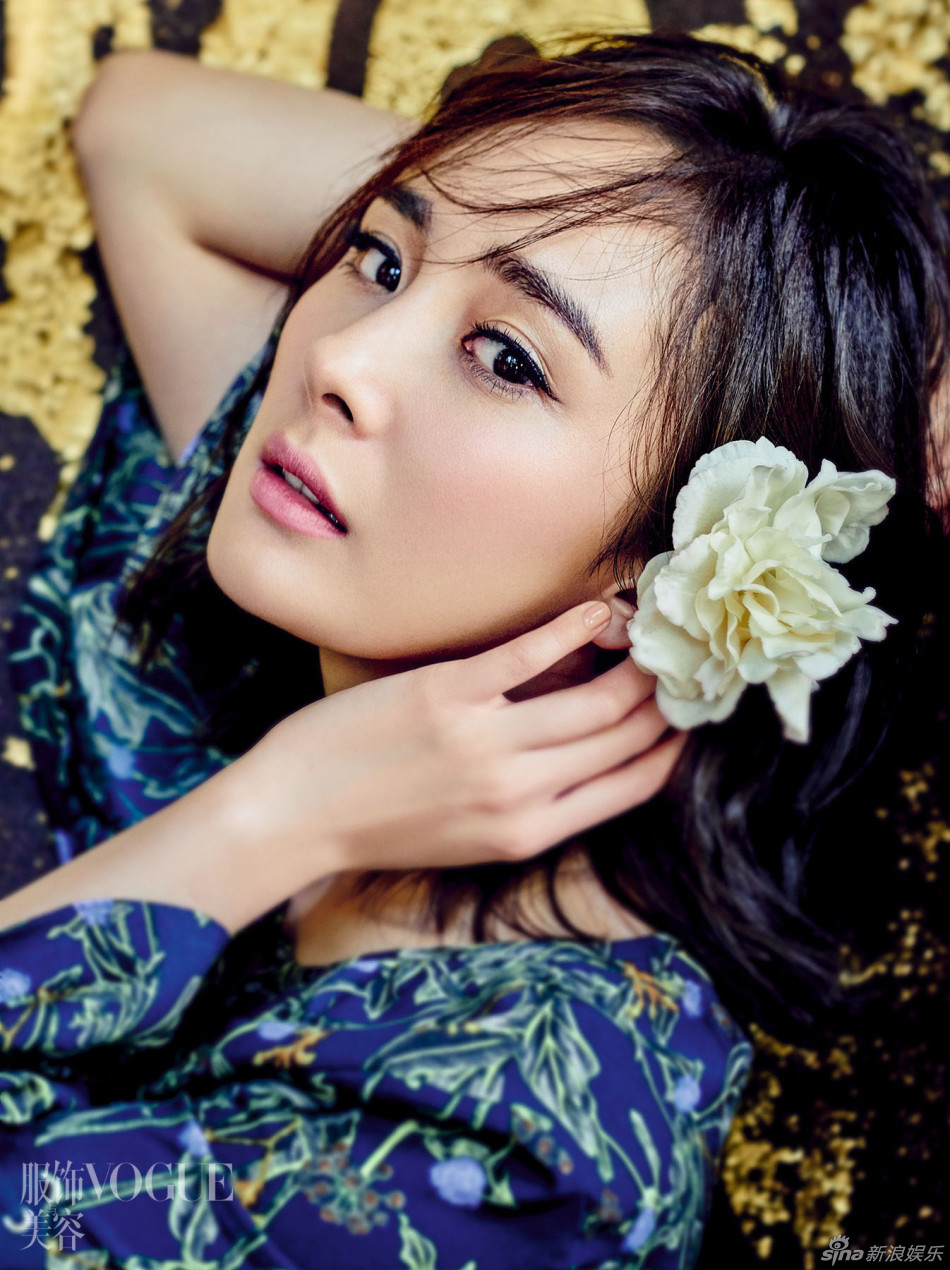 杨幂杂志甜美婚纱照_杨幂杂志甜美婚纱照(2)