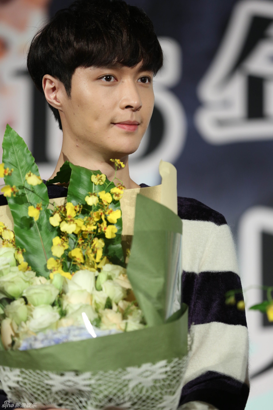 张艺兴称想生龙凤胎 导演魏楠避谈章子怡