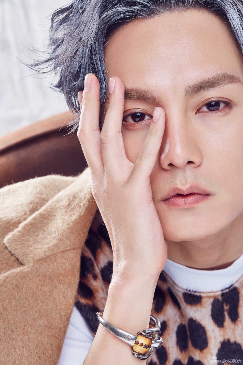 尹正“霸冷”写真曝光 hold住时尚奶奶灰 -- 佛山E家|佛山信息网|顺德信息网|第一综合信息门户网-FSEHOME.COM