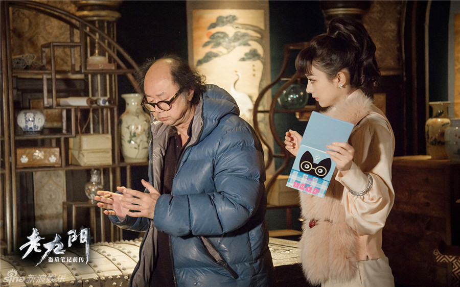 组图:《老九门》曝片场花絮 赵丽颖刘海萌萌哒