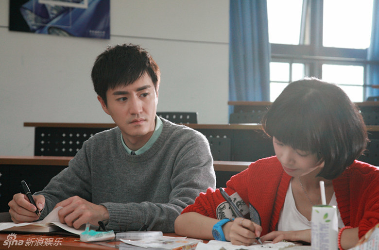 杨玏《致青春》曝学生照 诠释学霸陈孝正