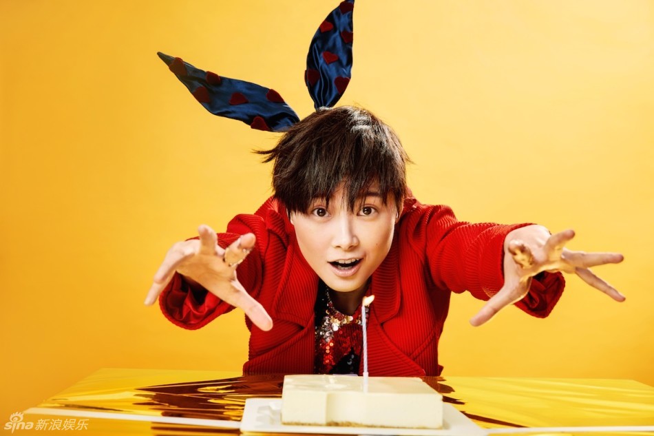 李宇春发新年写真大片 一改高冷全程卖萌