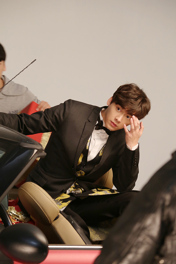 组图:李易峰圣诞大片曝光 演绎暖萌小炮儿