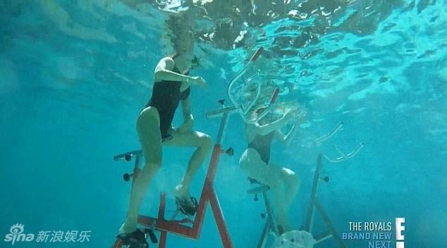 组图:卡戴珊小妹高叉泳装健身 浑圆肥臀滑嫩