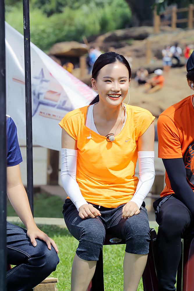 组图:《出发》黄龄现身 兄弟团劲爆情史大公开