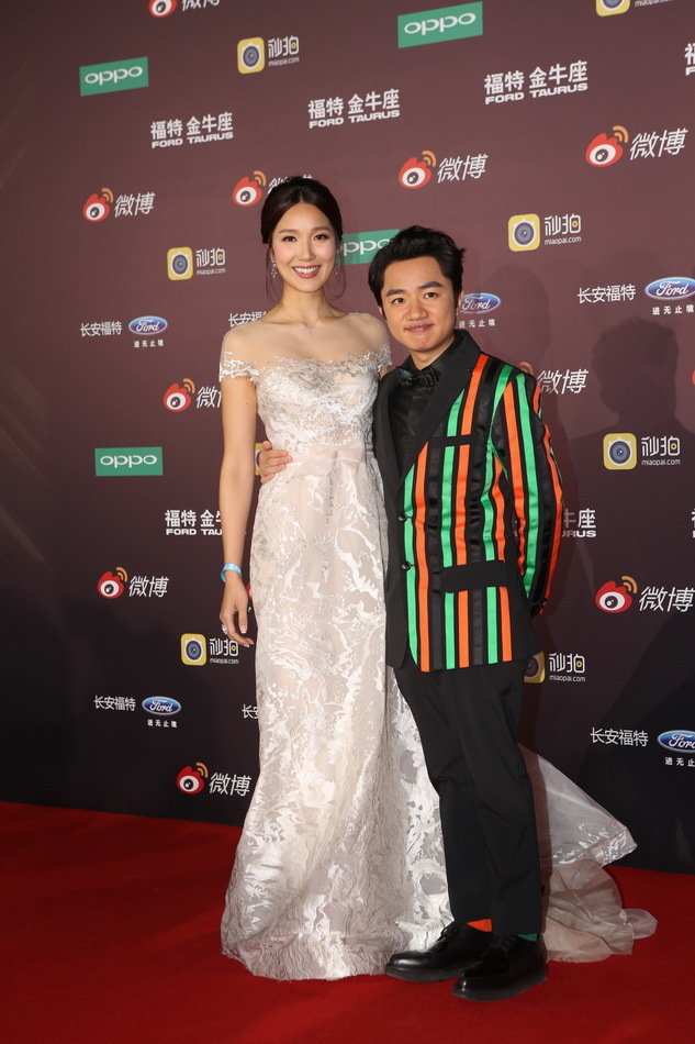 2015新浪微博之夜红毯 王祖蓝携爱妻亮相晒甜