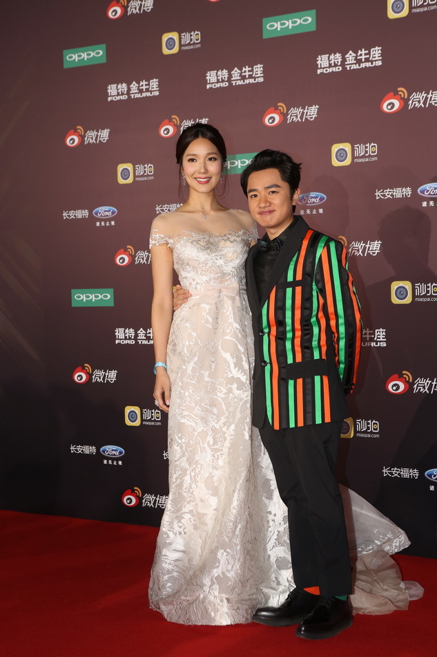 2015新浪微博之夜红毯 王祖蓝携爱妻亮相晒甜
