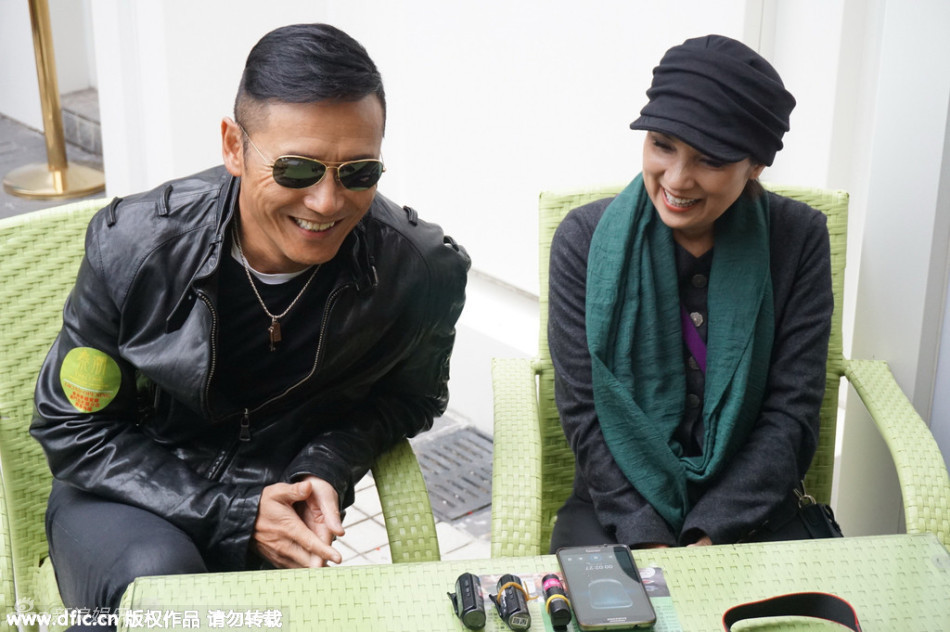 图片:苗侨伟戚美珍结婚26周年 恩爱现身澳门 - 娱乐明星 - 黔南在线-黔南论坛