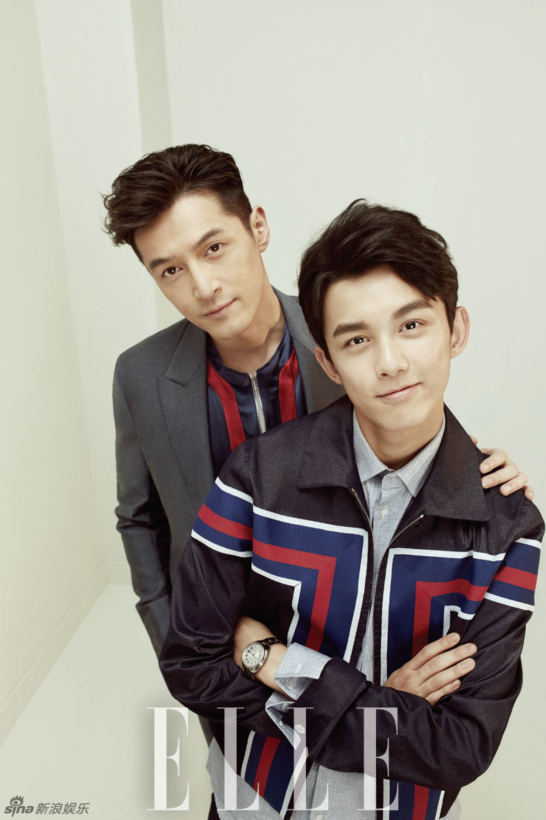 组图:胡歌吴磊齐登封面 温暖热烈动作亲密
