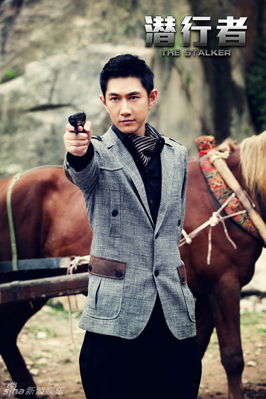 何明翰,谢祖武主演的年代抗战大戏《潜行者》正在热播,何明翰在剧中