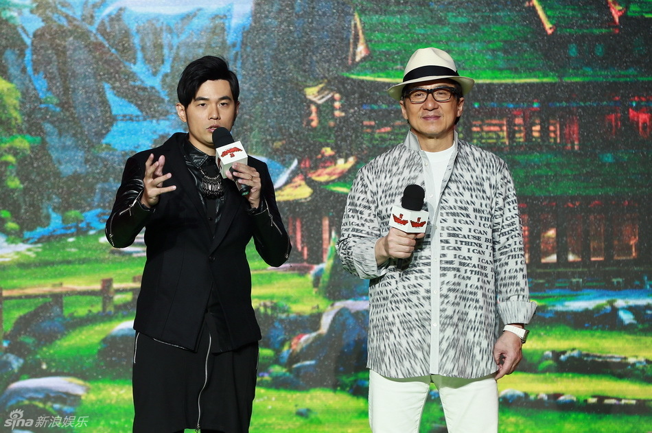 组图:《功夫熊猫3》首映 成龙黄磊碰屁股_高清图集