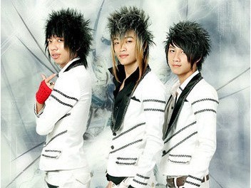 组图:越南杀马特组合HKT画风大变 不再洗剪吹