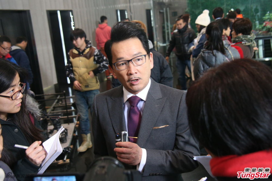 组图:廖启智回巢拍剧不习惯 黄智雯拍雨戏病倒