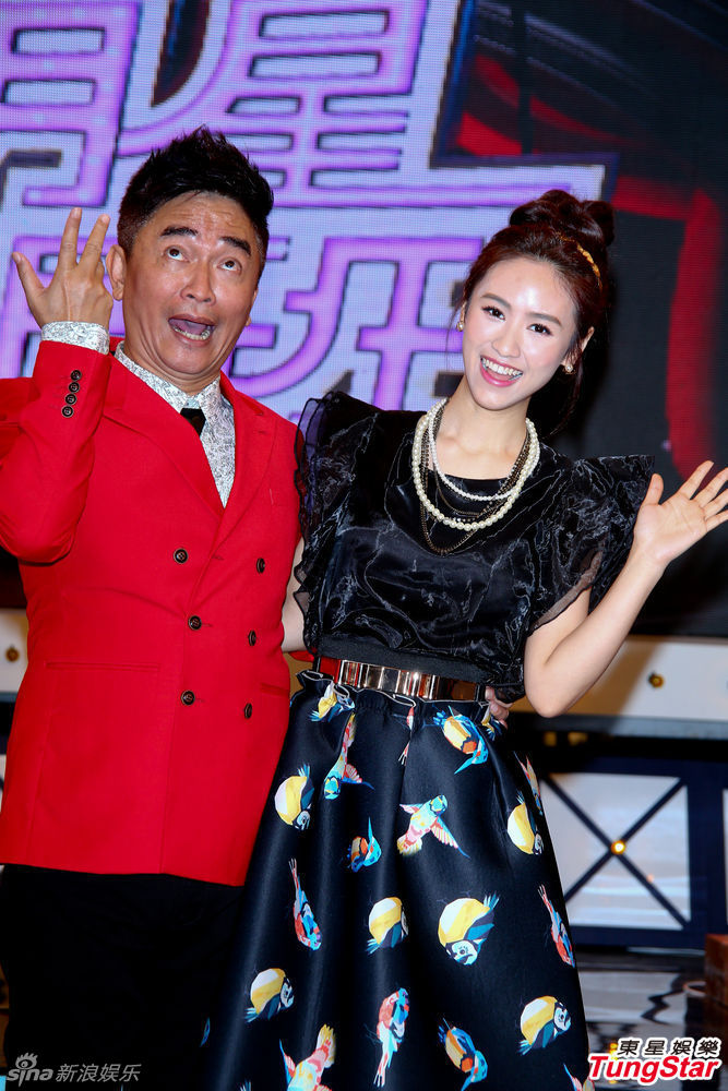 组图:吴宗宪女儿活泼可爱 与老爸上节目搞怪