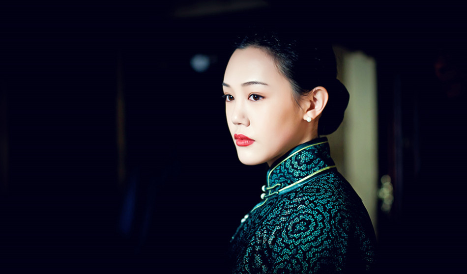 组图:高丽雯《少帅》演宋美龄 女承母业