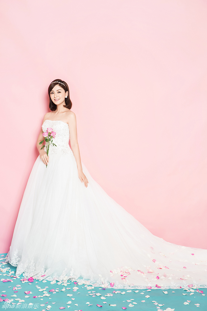婚纱照笑容_宋轶婚纱照的笑容(3)